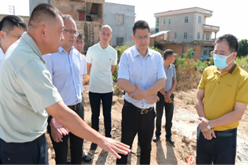 Zhuang Jiaxiang, the head of Hui'an County, led a team to investigate the Hui'an Carving Art Circular Economy Industrial Park Project on the spot, and urged the project to accelerate its implementatio